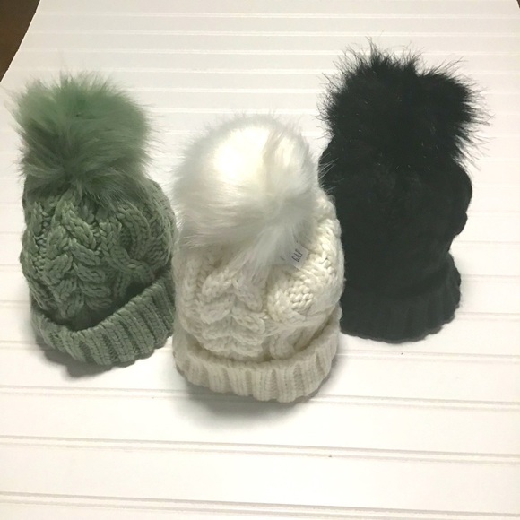 Gap Bundle of (3) Faux Fur Cable Knit Beanie with Poof NWT Black, Olive, White - Picture 5 of 5